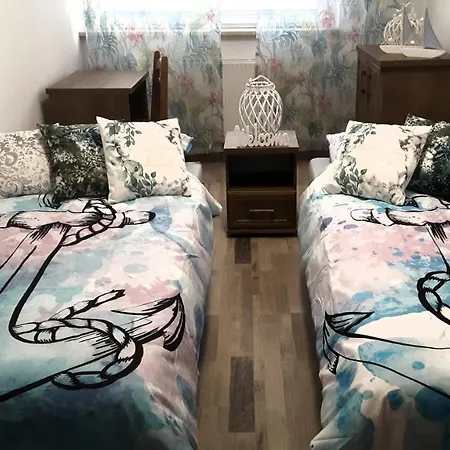 Słoneczny Apartament 2 *
